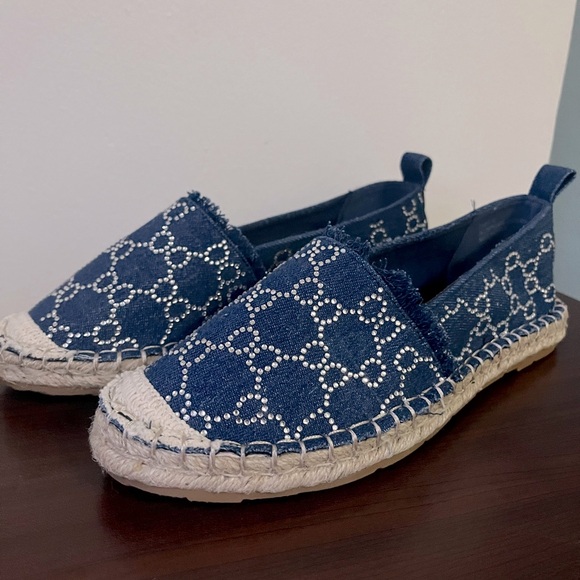 NWT  Denim Monogram Espadrille Flats. Cute, comfy, stylish. 💙🤍💙🤍 - Picture 3 of 6